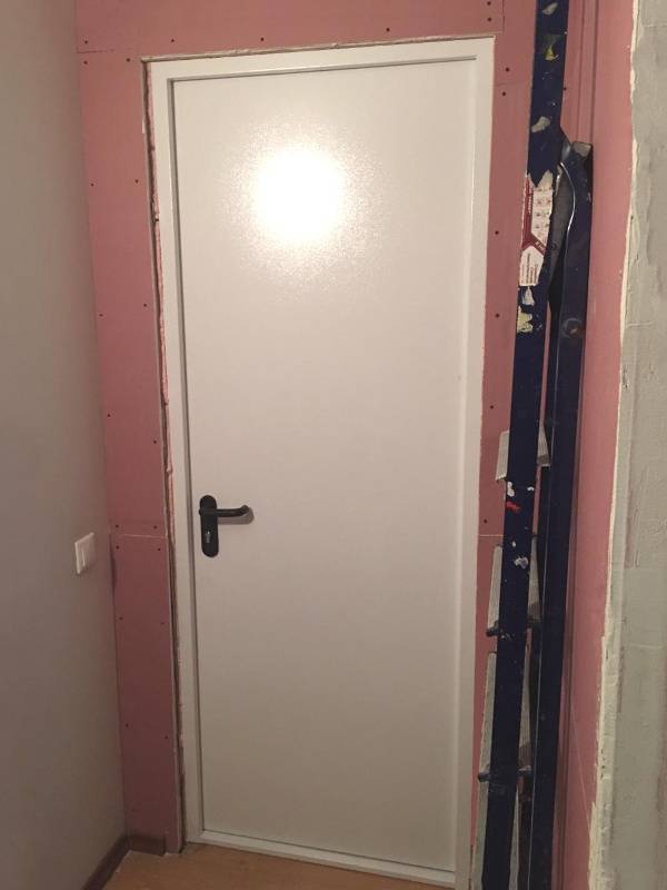 Дверь с внутренней стороны (фитнес-клуб SportStar, ул. Ясеневая, 26)