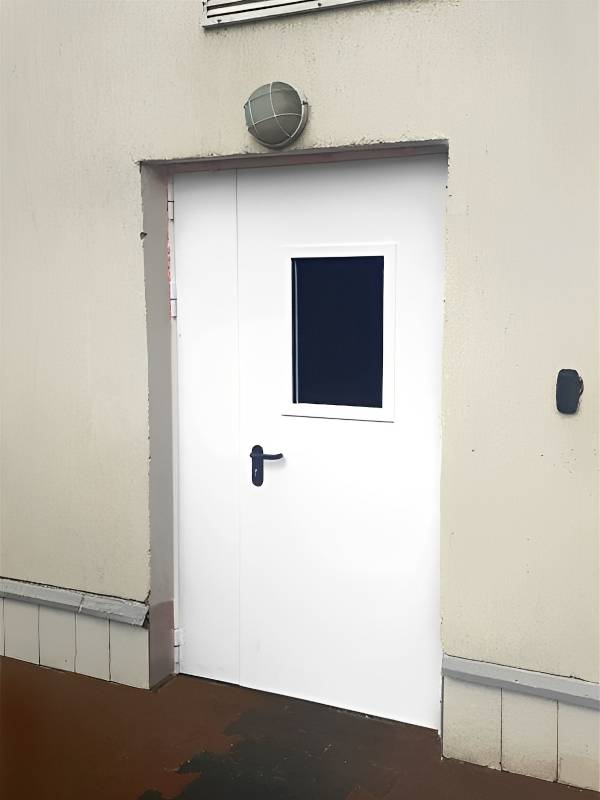 Уличная дверь EI 60 со стеклом